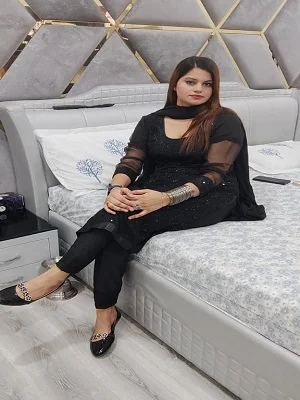 Call Girl in Gomti Nagar